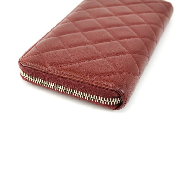 CHANEL: Burgundy Quilted Leather CC Logo Wallet nu - Picture 4 of 10